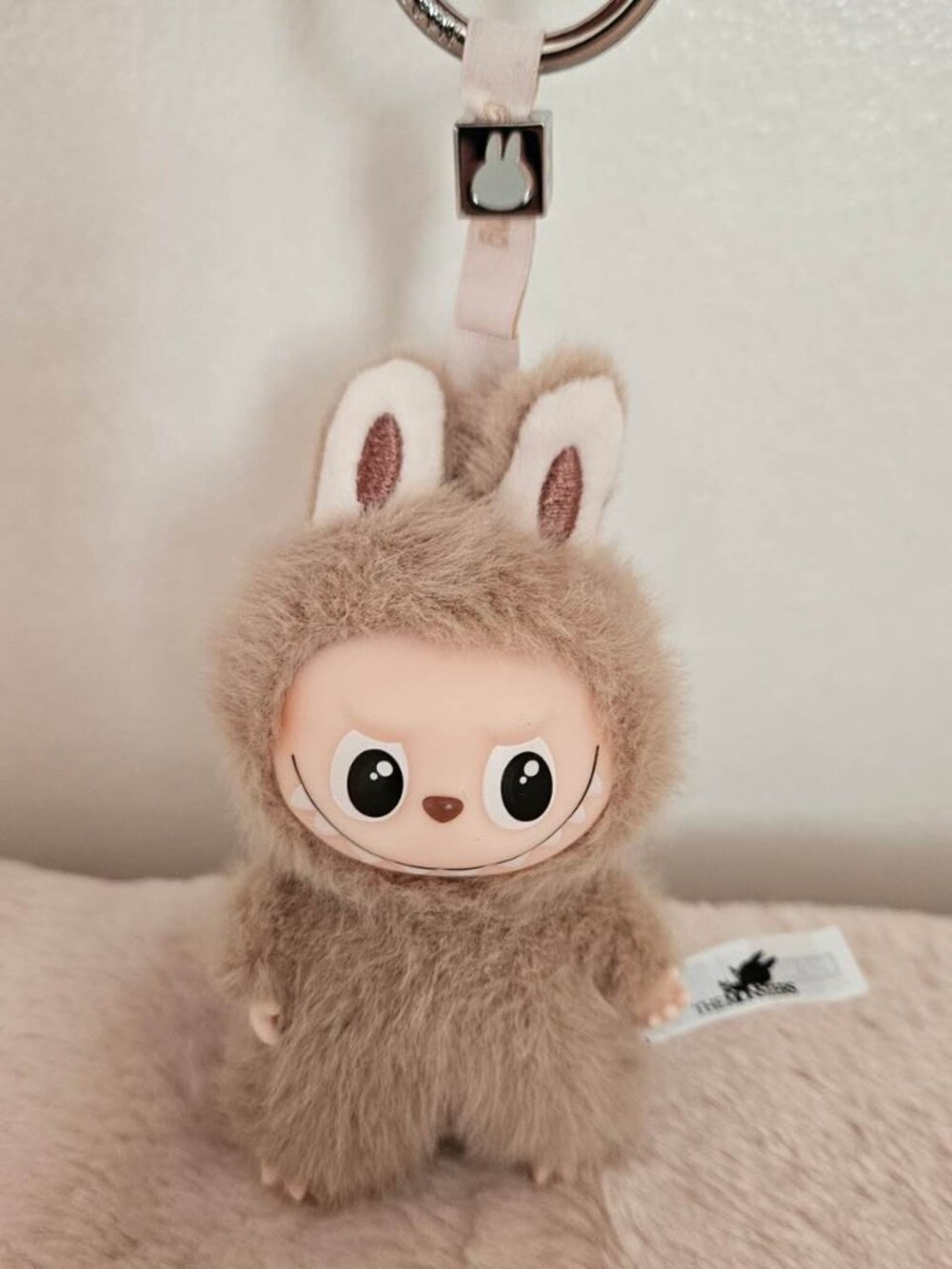 AuthenticLabubu The Monsters Pin For Love Series Mini Vinyl Plush Doll Pendant B